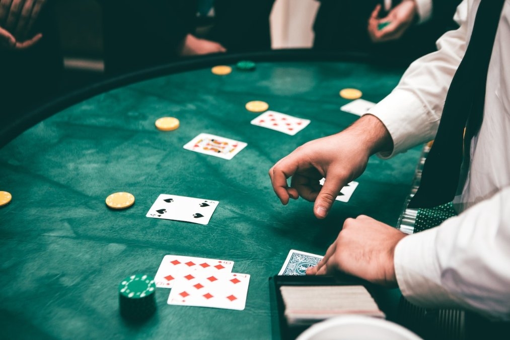 casino-dealer-games.jpg